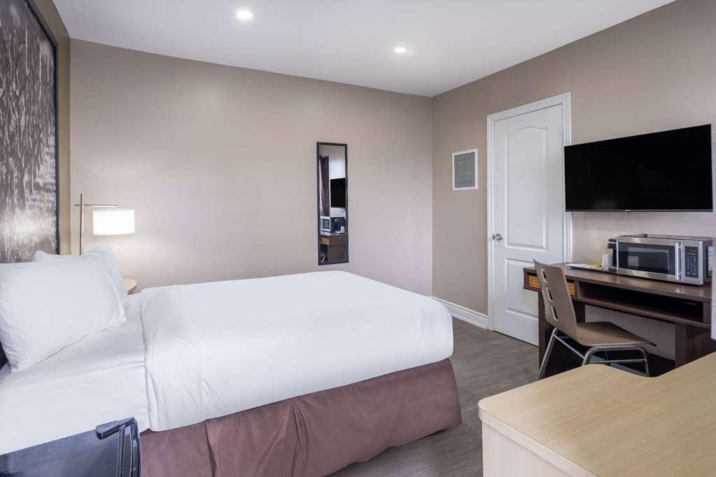 Super 8 By Wyndham Niagara Falls On الغرفة الصورة
