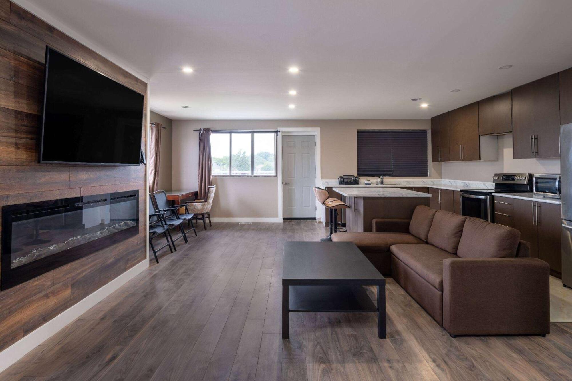 Super 8 By Wyndham Niagara Falls On المظهر الخارجي الصورة