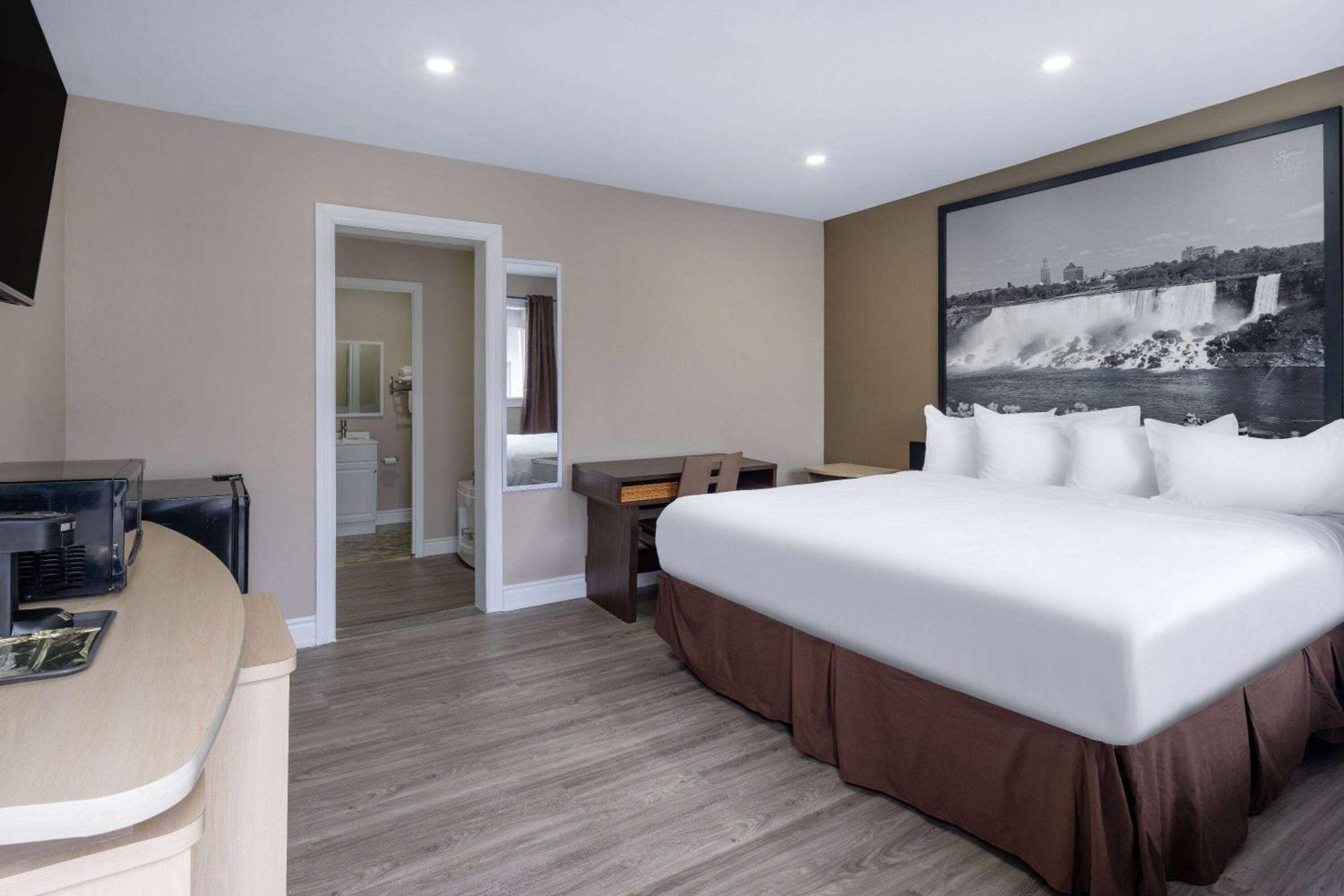 Super 8 By Wyndham Niagara Falls On المظهر الخارجي الصورة