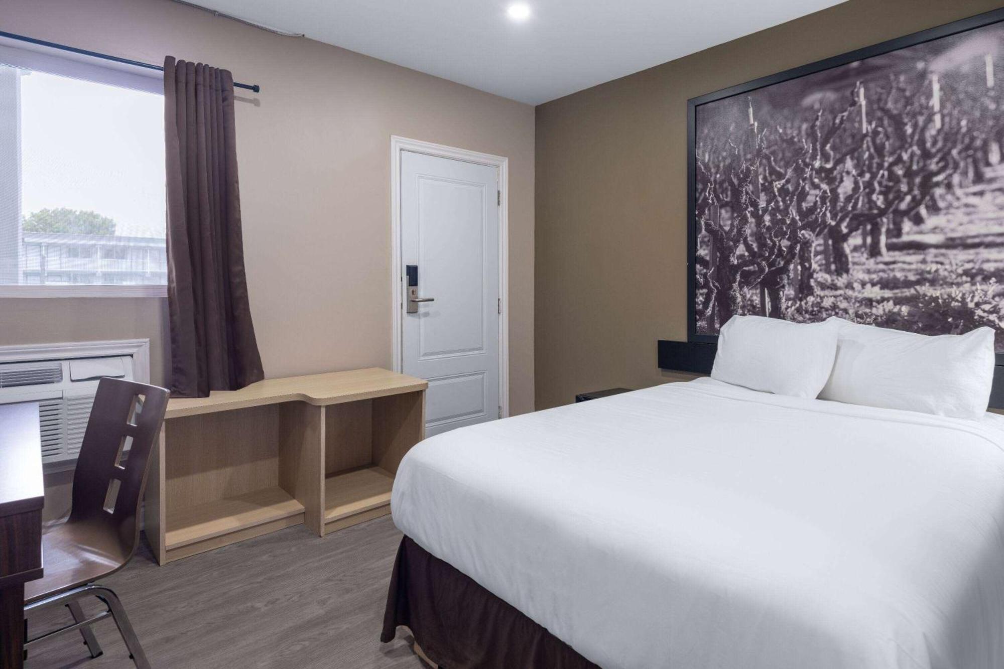 Super 8 By Wyndham Niagara Falls On المظهر الخارجي الصورة